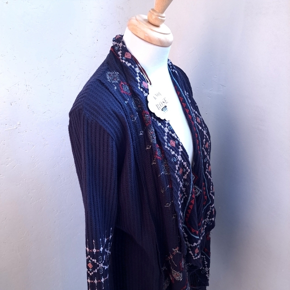 Knox rose | Navy blue boho embroidered long sleeved cardigan - Picture 6 of 15
